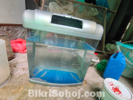 Aquarium এটি মাছের ট্যাঙ্ক স্বচ্ছ অ্যাকোয়ারিয়াম।